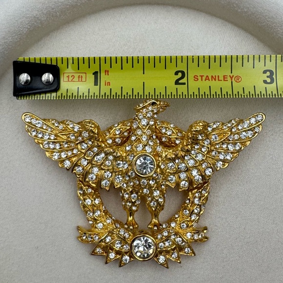 Vintage Ann Hand Crystal Eagle Brooch Gold Tone Heraldic Pin Signed RARE - Picture 9 of 10
